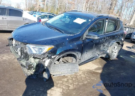 2017 Toyota Rav4 Xle z USA, uszkodzony, nr VIN 2T3RFREVXHW678924